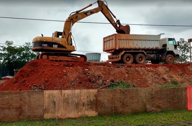 Máquinas da Kraterra em Cubatão