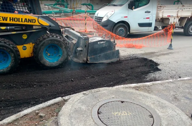 Máquinas da Kraterra em Cubatão